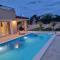 Villa Lukas&Ana s bazenom,dječjim igralištem
