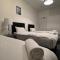 The Bake Apartment - 5 bedroom Large Apartment sleeps up to 16 person