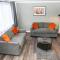 Inspiration by Olauda SA - 3 Bed House with Free Parking - Суиндон