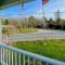 Brookside Hideaway, Brook Road Inn