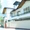 White House Bungalow Hatton