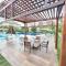 THE SUN RESORT, SHTN TRECHO 2, ENXOVAL DE CAMA E BANHO, PISCINA AQUECIDA, VAGA DE GARAGEM, ACADEMIA, LAVANDERIA, CONVENIÊNCIA 24h, WI-FI, SMART TV, QUADRA DE AREIA, RECEPÇÃO 24h BY REI DOS FLATS
