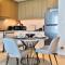 HiGuests - Waterfront Luxe Apt with Bluewaters Island Views - Dubaj