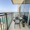 HiGuests - Waterfront Luxe Apt with Bluewaters Island Views - Dubaj