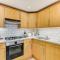 Redhill town centre apartment by Livingo - Redhill