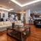 Akratas Elegant Luxury Suite