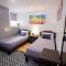Elegant 2 Bedroom Suite w Modern Amenities
