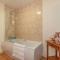 4 Aldelyme Court