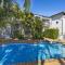 Blue Pacific 3 - Views Across Pippi Beach - Holiday Yamba