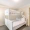 Seaspray 1 - Stones throw from Main Beach - Holiday Yamba