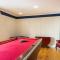 Alton Villa, Sleeps 12, Great for Families, Undercover Hotub & Games Room
