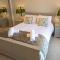 Hedgefield House - Serene Top Floor Flat