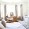 No 10 Treverbyn Road B & B
