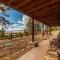 Relax and Unwind with Breathtaking Panoramic Views - Red Hill House