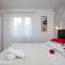 Vacation house with heated swimming pool 70 meters from the beach-Bobanac