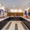 Holiday Inn Express Hotel & Suites Talladega by IHG