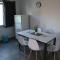 Aurelia Apartments, Vir