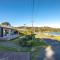 Driftwood Beach House with Spa Pool - Absolute Beachfront!
