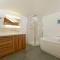 3 Newhall Green