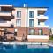 Luxury apartment Porto with sea view and swimming pool