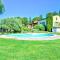 Beautiful Home In Montaren Et St Mediers With Outdoor Swimming Pool, Wifi And 3 Bedrooms - Labaume