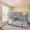 Chic Fort Walton Condo about 2 Blocks to Beach!