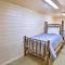 Rustic Zanesville Getaway with Expansive Yard! - 曾斯维尔