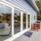 New Home- Minutes from Beach Foosball & Yard