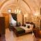 Solo Cave Suites