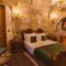 Solo Cave Suites