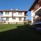 Guest House Ivanini Houses