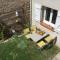 Spacious Pied à Terre with courtyard garden - Dernacueillette