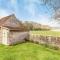 Pass the Keys Charming Country Cottage With Spectacular Views - Chichester