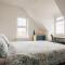 Private Two Bedroom Residence in Southbourne - Private Parking - Off the High Street - Minutes Away from the Beach