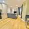 Chic Leeds City Apartment, Free Parking, Balcony