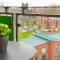 Chic Leeds City Apartment, Free Parking, Balcony