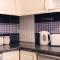 Spacious & Comfortable 3 Bedroom House - FREE WiFi & FREE Parking