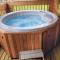 Luxury 3 bedroom, 3 bathroom lodge with hot tub