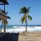 Yaeliz Front Beach