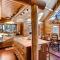 Beautiful Custom Log Cabin with Mountain Views, Pool Table & Hot Tub - The Claim