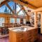 Beautiful Custom Log Cabin with Mountain Views, Pool Table & Hot Tub - The Claim