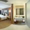Grand Mercure Xiamen Downtown-Free Welcome Fruit & Metro Station