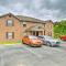 Cozy Branson Retreat with Balcony, 2 Mi to 76 Strip - برانسون