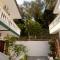 Pomelo Rooms