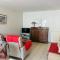 Appartement Confortable avec Parc, Piscine, et Parking à Cambo-les-Bains - FR-1-495-9