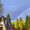 Forest A-frame & Max River chalet with Jacuzzi and River-Porumbacu