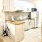 Ev Zin:Cozy, Newly rennovated, Studio, Swimming Pool B102
