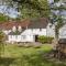 Cosy Cottage with Beautiful Garden, HotTub & Sauna - Marden