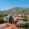 Helios: Charming beach home next to crystal waters - نيا ماكري
