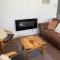 Large property which is all about location, location , location ! Lovely Comfortable 2 bedroom flat which is spacious and one of the best value properties of this size so close to the sea , beaches and restaurants 1 min to the sea ! - Lyme Regis